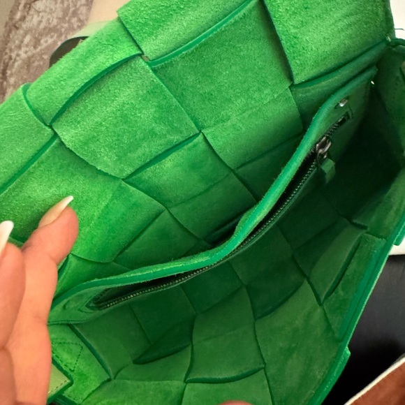 Bottega Veneta Cassette leather crossbody bag - Picture 4 of 13